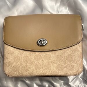 Coach Cassie Signature C’s Crossbody — Beige/Tan